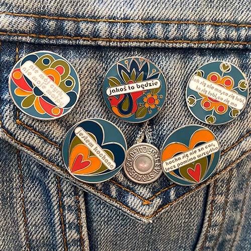 "Love Not Because, But Despite" Polish Enamel Pin - Kocha Się Nie Za Cos, Lecz Pomimo Wszystko - Image 3